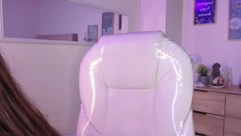 Snapshot of bluee_hazell chatting on September 18, 11:53 am online show from September 18, 11:53 am