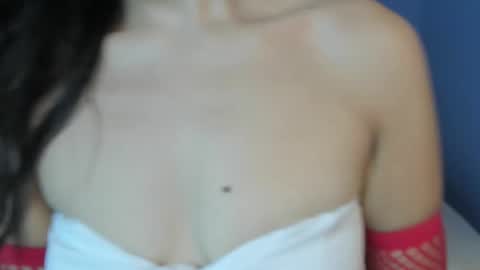 bluee_lov online show from September 20, 3:27 am