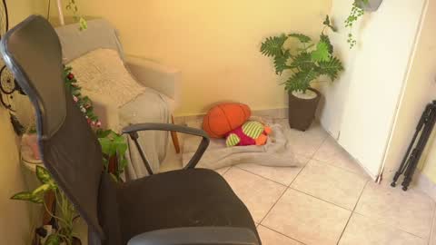 Snapshot of bluemysticlady chatting on December 3, 10:26 am FLORAA online show from December 3, 10:26 am