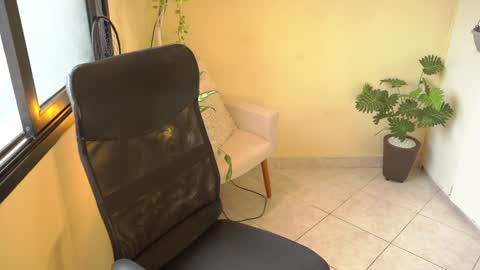 Snapshot of bluemysticlady chatting on January 28, 11:28 am FLORAA online show from January 28, 11:28 am