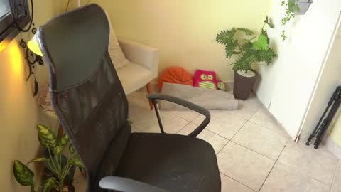 Snapshot of bluemysticlady chatting on December 11, 12:02 pm FLORAA online show from December 11, 12:02 pm