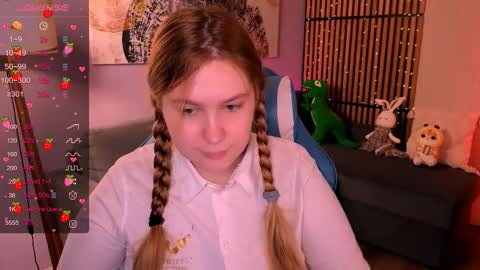Ellie3 online show from September 19, 8:30 pm