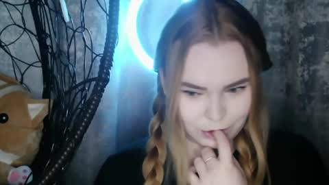 blushing_star online show from April 11, 6:30 am