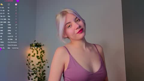 Chloe online show from November 3, 8:29 am