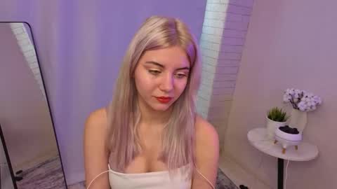 Chloe online show from October 28, 6:30 am