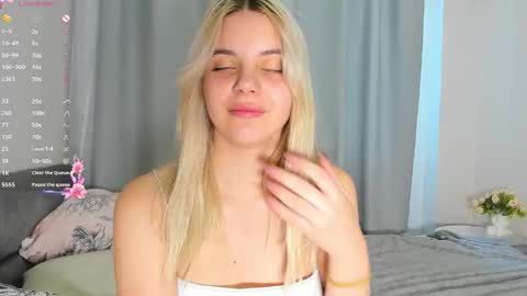 Chloe online show from October 4, 7:25 am