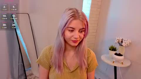 Chloe online show from October 27, 6:09 am