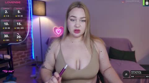 Lina  online show from December 6, 10:07 pm