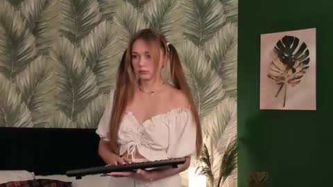 Kira online show from November 3, 3:21 am