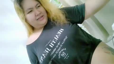 Snapshot of bombastic_darla chatting on September 13, 3:47 am bombastic_darla online show from September 13, 3:47 am