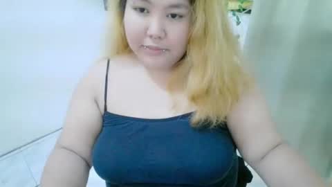 Snapshot of bombastic_darla chatting on September 29, 6:51 am bombastic_darla online show from September 29, 6:51 am