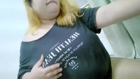 Snapshot of bombastic_darla chatting on September 9, 11:54 am bombastic_darla online show from September 9, 11:54 am