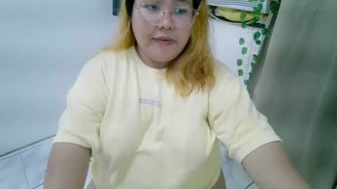 Snapshot of bombastic_darla chatting on September 21, 11:53 am bombastic_darla online show from September 21, 11:53 am