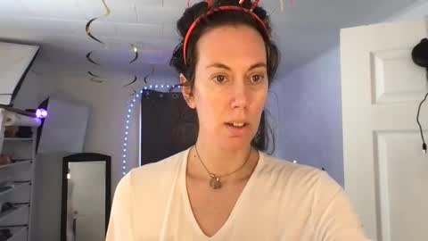 Bonnie online show from February 11, 2:13 pm