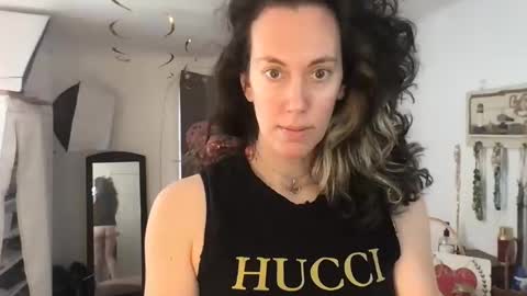 Bonnie online show from February 4, 3:04 pm