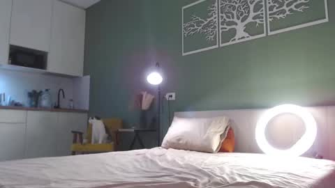 Snapshot of bonjourlabelle chatting on October 23, 2:01 pm Mary 3 live time content 18 online show from October 23, 2:01 pm