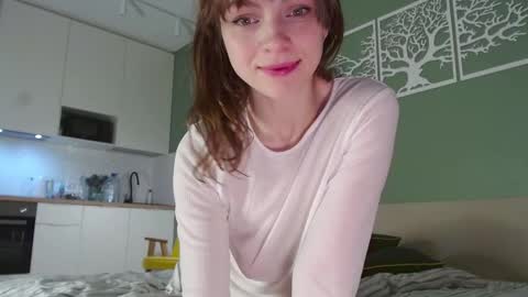 Snapshot of bonjourlabelle chatting on October 24, 2:02 pm Mary 3 live time content 18 online show from October 24, 2:02 pm