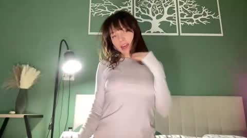 Snapshot of bonjourlabelle chatting on October 28, 7:08 pm Mary 3 live time content 18 online show from October 28, 7:08 pm