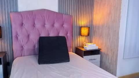 bonnali_lune online show from April 19, 5:07 am