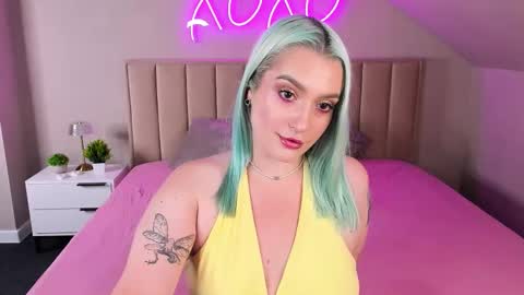 Vickie online show from September 9, 8:58 am