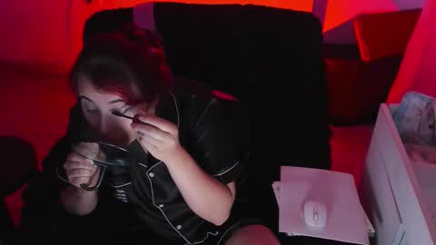 Bonnie Help me reach 500 likes online show from October 20, 10:02 pm