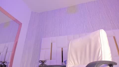 Snapshot of bonnie_sm chatting on October 31, 12:23 am Bonnie online show from October 31, 12:23 am