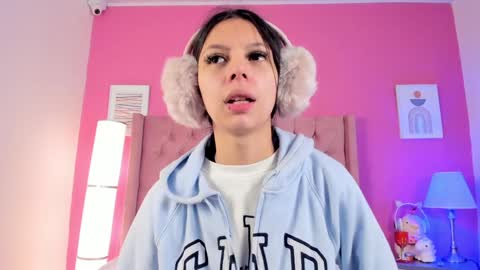 Bonnie  online show from December 11, 12:23 pm