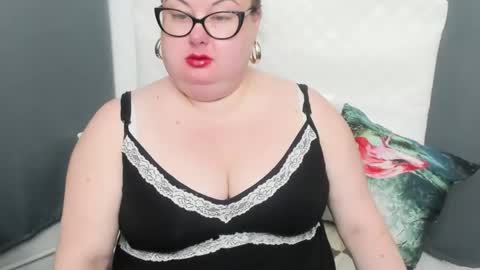 Bonnie online show from December 12, 5:10 am