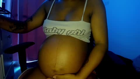 Snapshot of bonny_ebony1 chatting on January 17, 8:11 pm Bonny online show from January 17, 8:11 pm