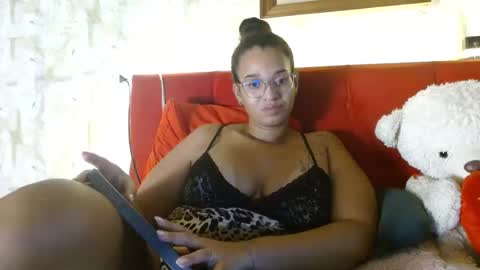 Queen Bon Vivantt online show from January 8, 4:02 am
