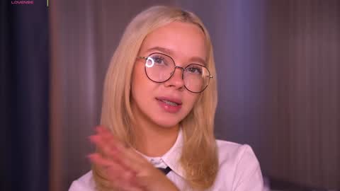 Snapshot of boobybliss chatting on September 13, 8:22 am Alina online show from September 13, 8:22 am