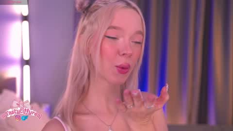 Alina online show from June 1, 8:49 am