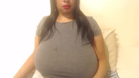 Snapshot of boobyqueen24 chatting on October 30, 7:26 pm boobyqueen online show from October 30, 7:26 pm