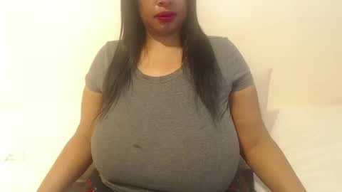 Snapshot of boobyqueen24 chatting on October 22, 9:03 am boobyqueen online show from October 22, 9:03 am