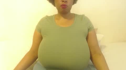 Snapshot of boobyqueen24 chatting on September 21, 11:20 am boobyqueen online show from September 21, 11:20 am