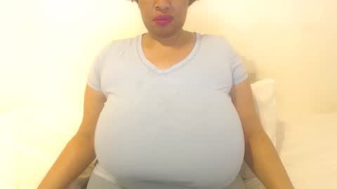 Snapshot of boobyqueen24 chatting on September 25, 8:02 am boobyqueen online show from September 25, 8:02 am