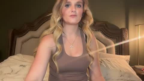 booksnlooksgirl online show from December 16, 3:08 am