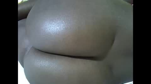 Snapshot of booty_lisa chatting on September 9, 9:58 pm Lisa online show from September 9, 9:58 pm