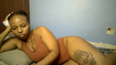 botty_queen online show from May 20, 5:04 am