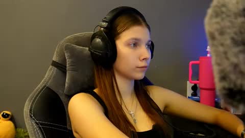 Alice online show from December 20, 3:27 pm