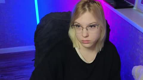 Snapshot of brandy__stars chatting on February 23, 1:53 am Belle online show from February 23, 1:53 am