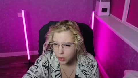 Snapshot of brandy__stars chatting on January 5, 2:06 am Belle online show from January 5, 2:06 am