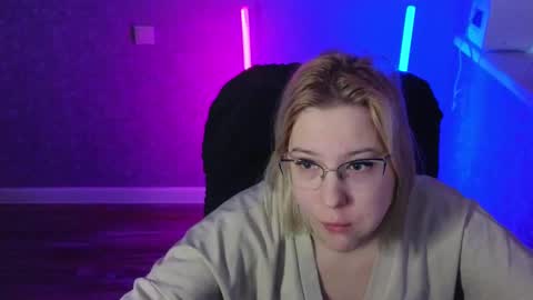 Snapshot of brandy__stars chatting on February 13, 3:07 am Belle online show from February 13, 3:07 am