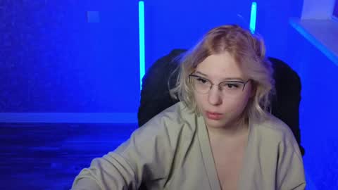 Snapshot of brandy__stars chatting on January 16, 1:48 am Belle online show from January 16, 1:48 am