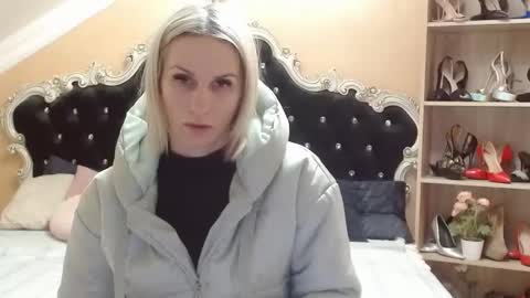 Snapshot of brandyweed chatting on February 25, 6:36 am brandyweed online show from February 25, 6:36 am