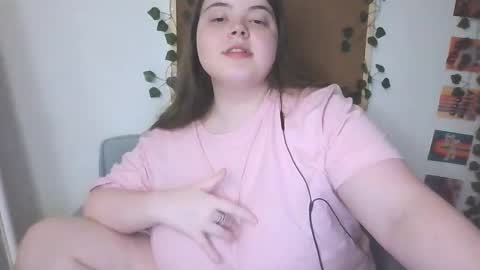 Snapshot of brattyprincess_emma chatting on September 22, 6:39 pm Emma online show from September 22, 6:39 pm