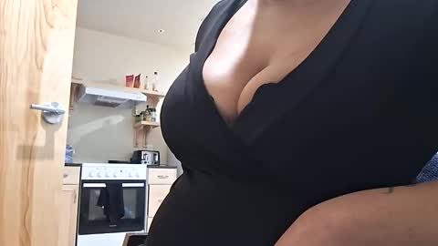 Snapshot of brazilaveaux chatting on October 31, 11:36 am brazilaveaux online show from October 31, 11:36 am