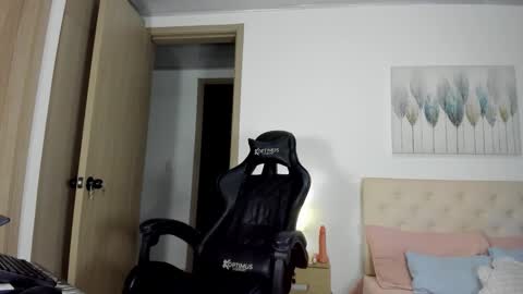 Brenda online show from March 25, 11:51 pm