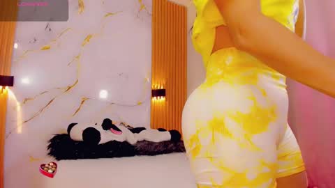 Snapshot of brendasquirtx chatting on February 9, 3:34 pm brendasquirtx online show from February 9, 3:34 pm