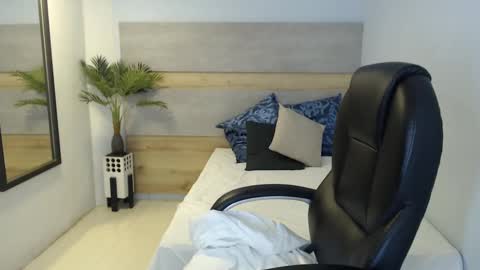 Brenda online show from September 20, 2:32 am